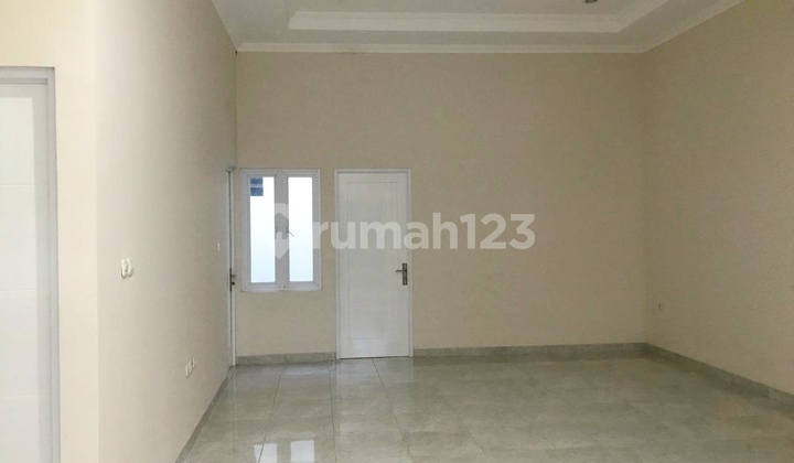Dijual Rumah Apik di Griya Harapan Baru Bekasi 2