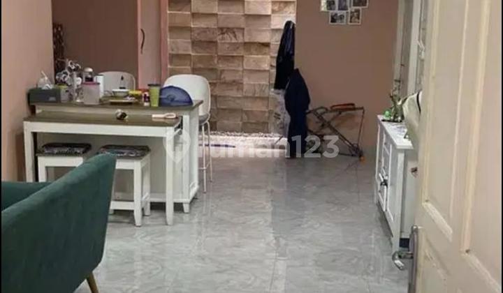 Cheap Sale of Spacious House in Graha Raya Bintaro 2