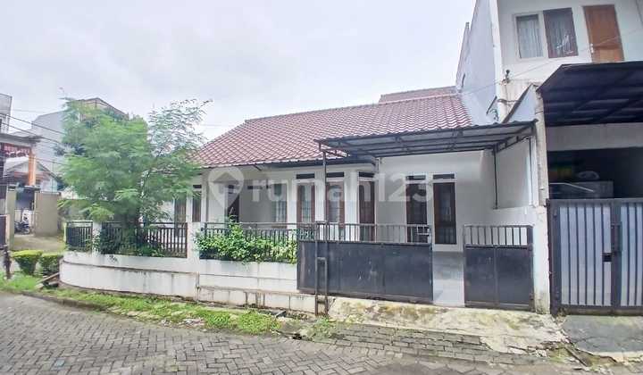For Rent: Outer House in Sector 5 Near Stan Bintaro Jaya 1