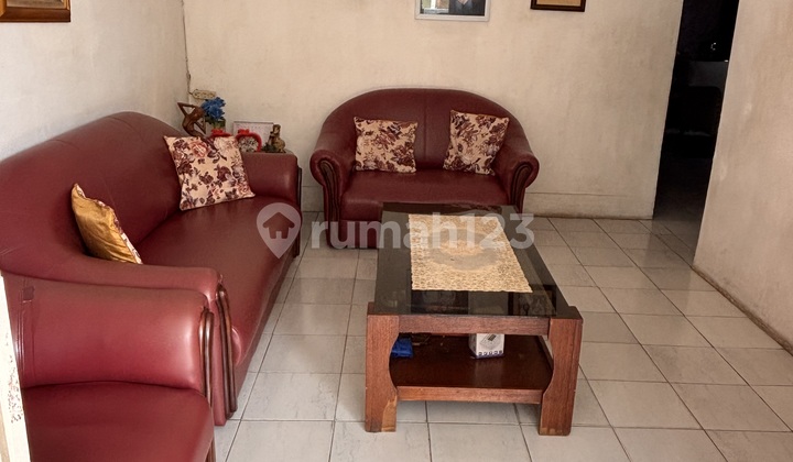 Buy House with Rental Bonus, Ciledug Tangerang 2