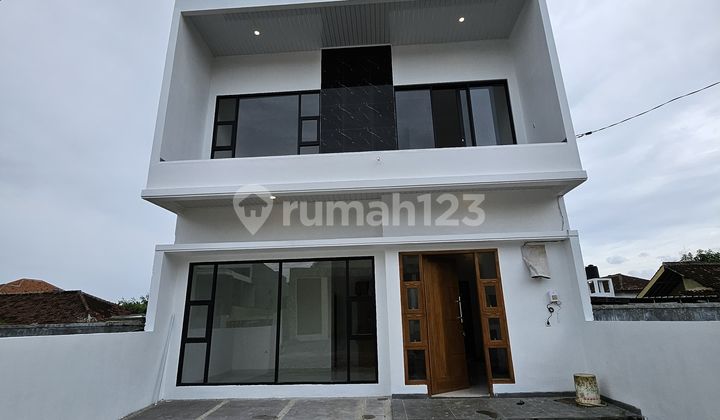 Rumah Moderen Industrial One Gate System 2