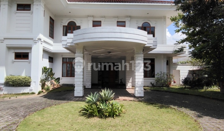Rumah Klasik Jual Murah di Kawasan Premium Setiabudi Bandung Utara