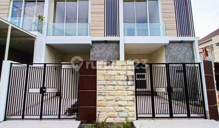 Dekat Taman Dijual Rumah Sutorejo Baru Gress Row Jalan : 8 Meter 1