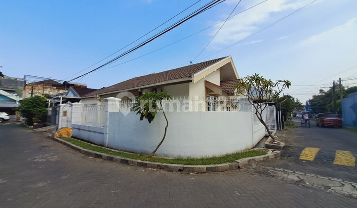 Rumah Siap Huni Sutorejo Baru Renovasi!, tersedia AC dan Water Heater Rumah Siap Huni Sutorejo Baru Renovasi!, tersedia AC dan Water Heater