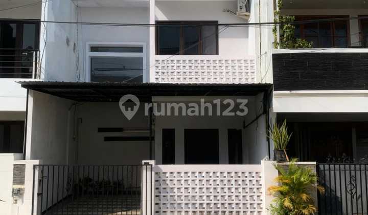 Rumah Puri Asri Pakuwon City, Listrik 5500 Watt