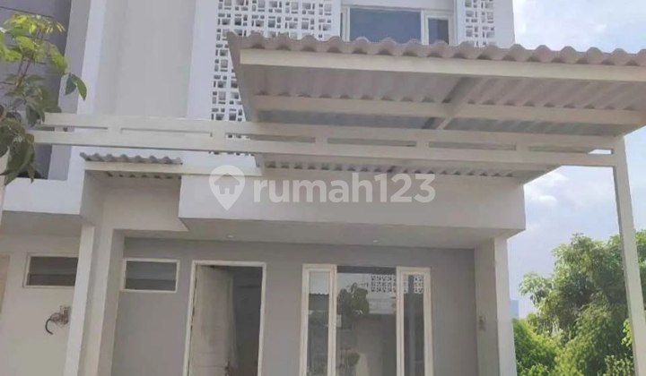 Semi Furnish Rumah Dian Istana Dekat Graha Family Cluster : Oasia Type : The Water 1