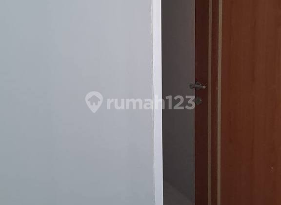 Puncak Dharmahusada 2BR Apartment, 2 ACs, Pool View 2