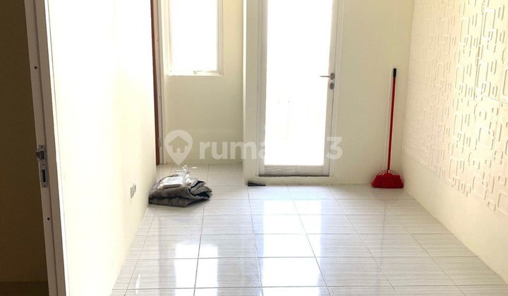 Apartment Puncak Dharmahusada Tower B, Listrik 2200 Watt Hadap Selatan