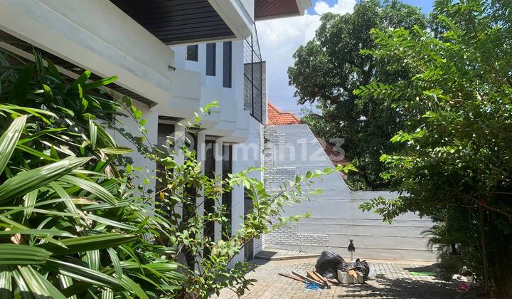 Rumah Bangunan Lama , Layak Huni Jl Halimun Hadap Utara-Barat