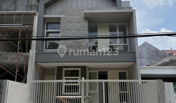 Rumah Baru Gress Manyar Lokasi Favorite, Row Jalan Kembar 1