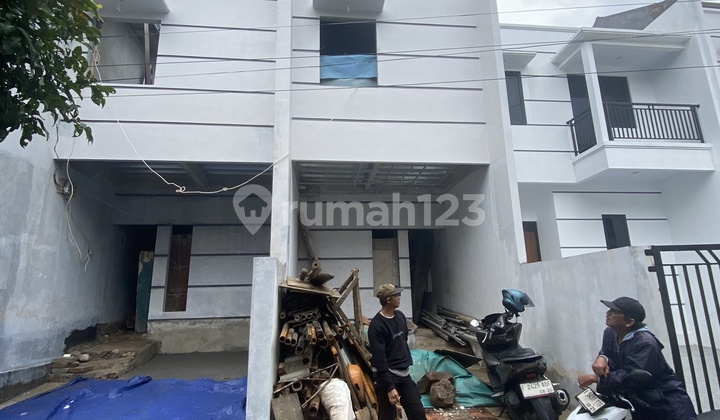 Rp700 Juta-An Sudah Dapat Rumah Dua Lantai di Jakarta Timur