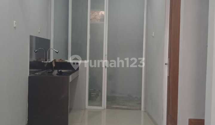 Dua Lantai 700 Juta-An di Jakarta Timur 2