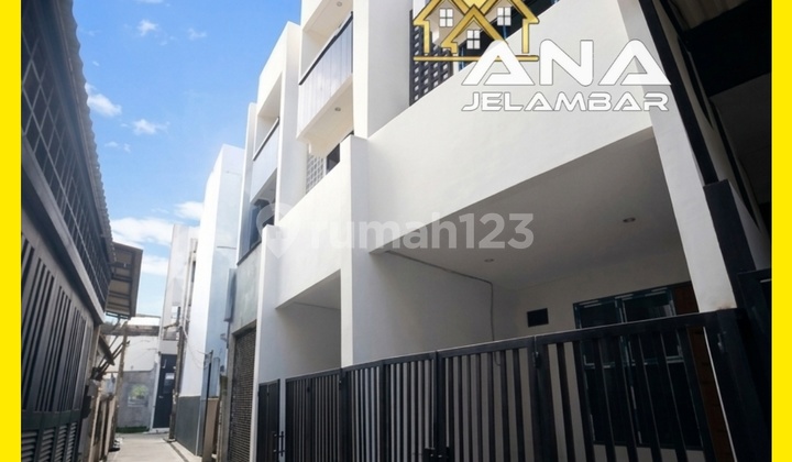 Ana Rumah Baru 3Lt Luas 3.7X11m Hadap Utara Harga 1M-An di Tanjung Duren - * Good- Deal !!*