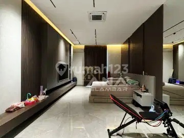 Ana Rumah di Kav Polri Luas 10X26m 2Lt Semifurnish Bangunan Semibaru Jelambar - * Good- Deal !!* 2