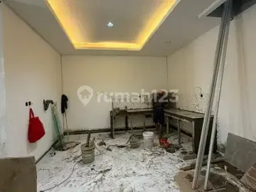 Ana Rumah Baru 3.5Lt Luas 6X15m2 Dalam Komplek Hadap Barat Laut Jln 2 Mobil di Tomang - * Good- Deal !!* 2