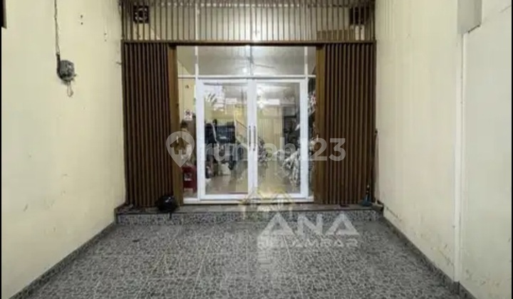 Ana Rumah Ngantong 3.5lt Luas 100m2 Lokasi Dekat Jalan Raya Di Jelambar - * Good- Deal !!*