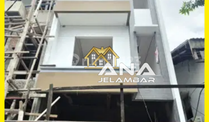Ana Rumah Baru 3Lt Luas 5X15m Modern Minimalis Hadap Selatan di Taman Ratu, Kebon Jeruk - * Good- Deal !!*