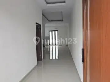 Ana New House 2 Floors Area 5X25m Facing East in Meruya - * Good Deal !!* Ana New House 2 Floors Area 5X25m Facing East in Meruya - * Good Deal !!*