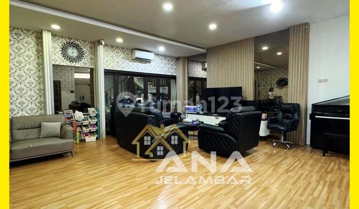 Ana Rumah Bagus 4.25Lt Luas 7.6X15m Furnish Lokasi Strategis di Jelambar - * Good- Deal !!* 2