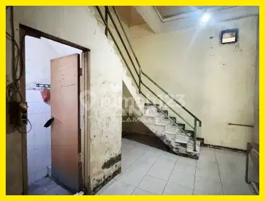 Ana Rumah Murah 3Lt Luas 4X14m Jalan 1 Mobil di Jelambar - * Good- Deal !!*