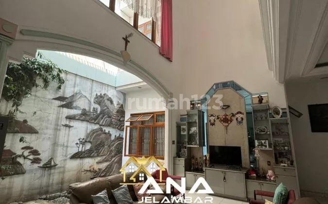 Ana* Rumah Mewah Di Komp. Thi Semifurnish 2lt Luas 18x20m Lokasi Nyaman Jelambar - * Good-deal!!*