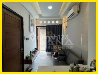 Ana Rumah 3.5Lt Luas 5X9.5m Jalan 2 Mobil di Jelambar - * Good- Deal !!* 2