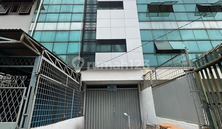 Ana House 3.5 Floors Size 4X19.5m in Jelambar