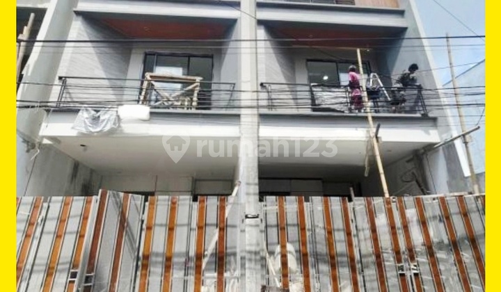 Ana Rumah Baru 3Lt Luas 5X15m Hadap Timur di Jelambar - * Good- Deal !!*