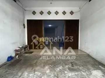 Ana Shop House 3.5 Floors Area 5X21m Good Location South Facing in Jelambar - * Good Deal !!* 2