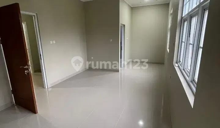 Ana Rumah 3lt Luas 7.5x10m Lokasi Bagus Di Greenville, Kebon Jeruk - * Good- Deal !!* 2