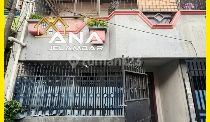 A 2-Story House, 5x11m Size in Jelambar - *Good Deal!!* A 2-Story House, 5x11m Size in Jelambar - *Good Deal!!*
