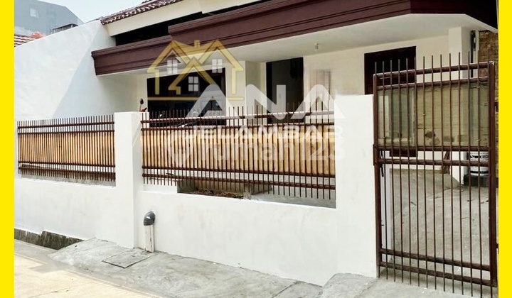 Ana Rumah Kost 1.5Lt Luas 9X15m2 Murah 8Kt, 8Km Cocok Invest Jln 2 Mobil Hadap Selatan di Jelambar - * Good- Deal !!*