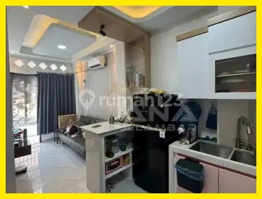 Ana Rumah 3.5Lt Luas 5X9.5m Jalan 2 Mobil di Jelambar - * Good- Deal !!*