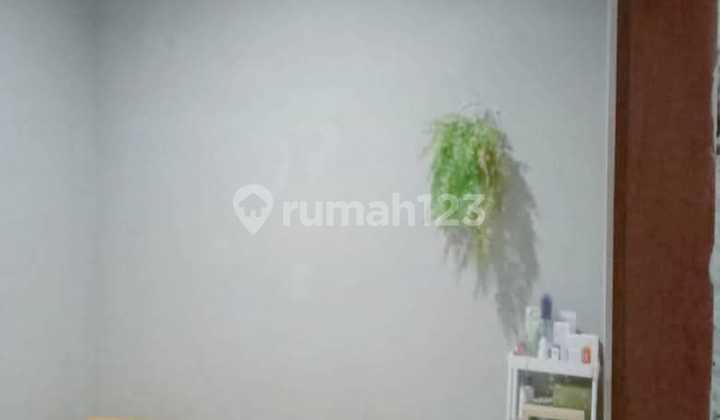 Jual Rumah 3 Lantai dan Kost-Kostan Jual Rumah 3 Lantai dan Kost-Kostan