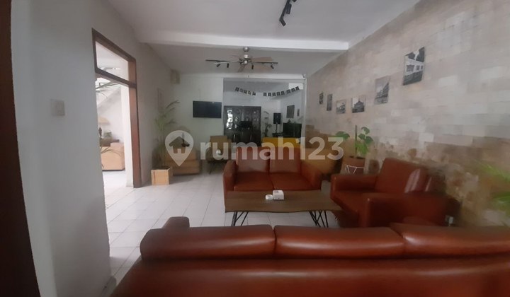 Rare Listing!!! Exclusive Strategic House on Main Road Riau, Re Martadinata Street, Suitable for Residence and Business 2