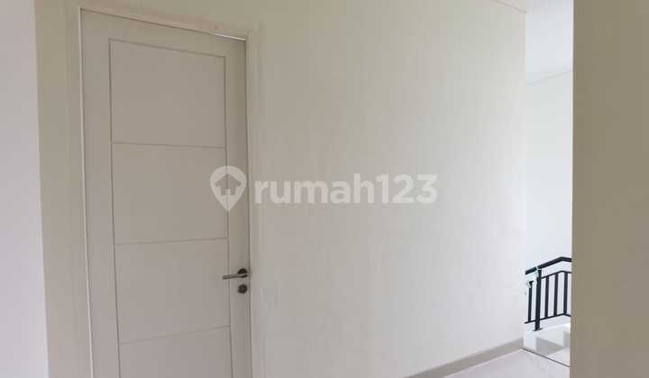 For Sale 2-Story House in Orchard Park For Sale 2-Story House in Orchard Park