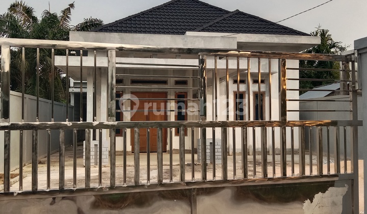 Rumah Tipe 180M2 4 Kamar Tidur Kondisi 98% di Jual Cepat