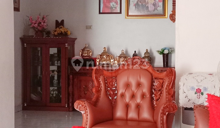 For Sale, Move-in Ready 6 Bedroom House with SHM Title 2