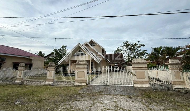 Rumah dengan Tanah Luas 870M2 Surat SHM di Tengah Kota Jl.meranti Pekanbaru