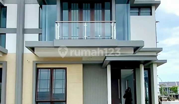 Rumah, 2 Lantai, di Makassar, SHM.