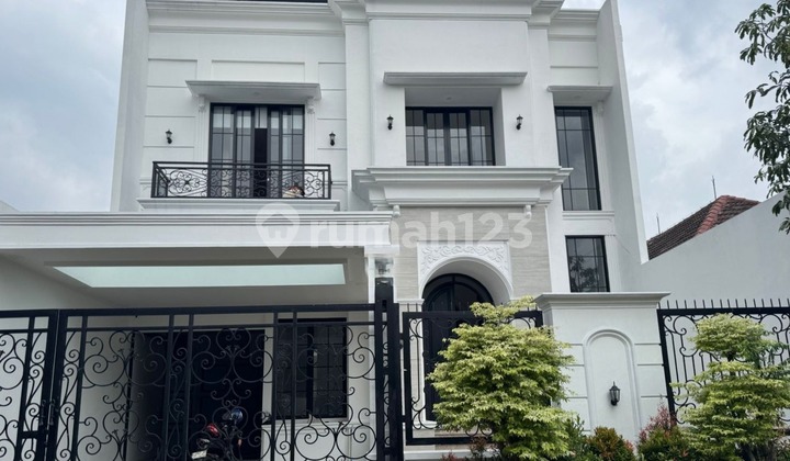Dijual - Rumah Mewah Full Furnish di Gading Serpong