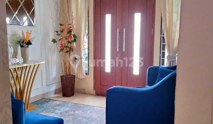 For Sale - Rumah 2 Lantai dengan Layout Fungsional di Graya Raya 2