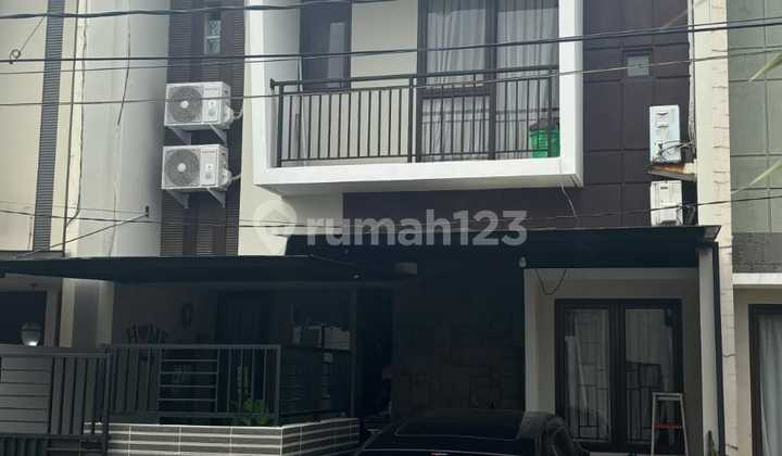 Dijual Rumah 2 Lantai Siap Huni - Area Bintaro