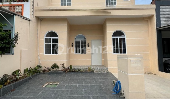 Bebas Banjir Rumah 2 Lantai Dekat Akses Tol bisa KPR