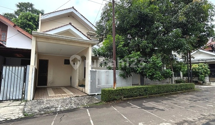 For Sale - Rumah Hook Modern Siap Huni di Sektor 2 Bintaro Jaya