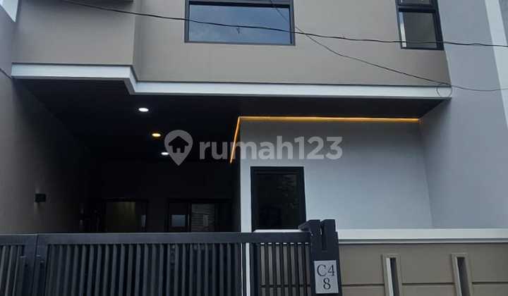 For Sale - 2-Story Ready-to-Occupy House in Pesona Karawaci, Legok