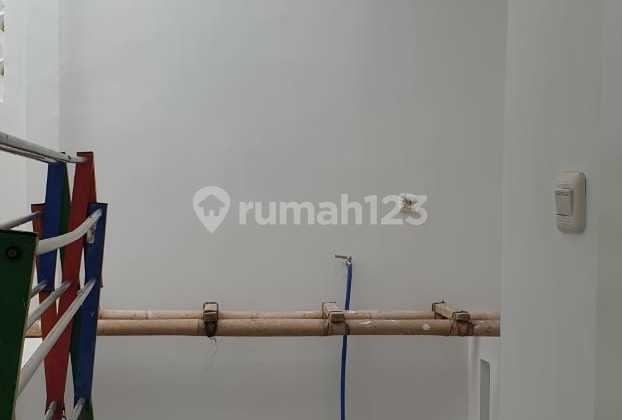 Dijual Rumah Bangunan Modern 2 Lantai 5 Menit Bintaro Plaza 2