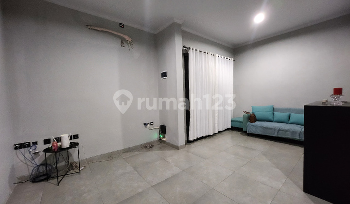 Rumah Bagus SHM Jual Cepat di Graha Raya 2