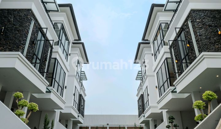 Luxury House 4 Unit Terakhir di Lebak Bulus Luxury House 4 Unit Terakhir di Lebak Bulus