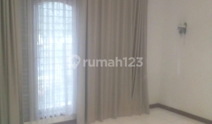 Dijual Rumah Luas 2 Lantai di Sektor 9 Bintaro 2